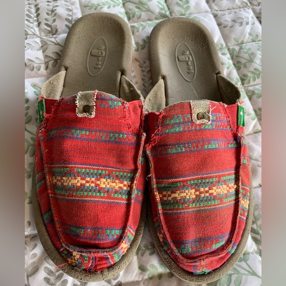 Sanuk Slip On Shoes - Picture 1 of 5